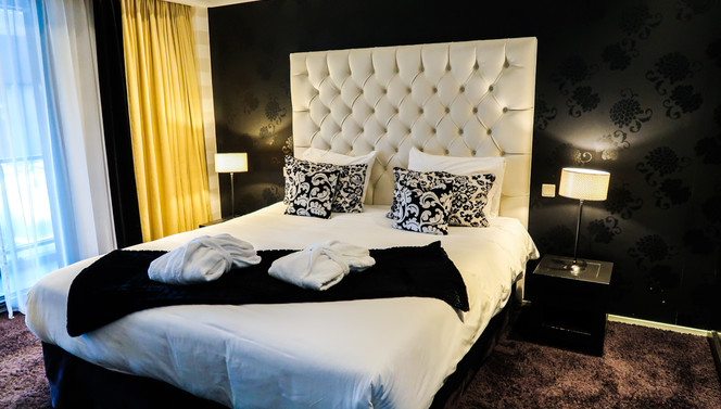 Junior Suite Hotel Breukelen Bedroom Bed Luxe Suite